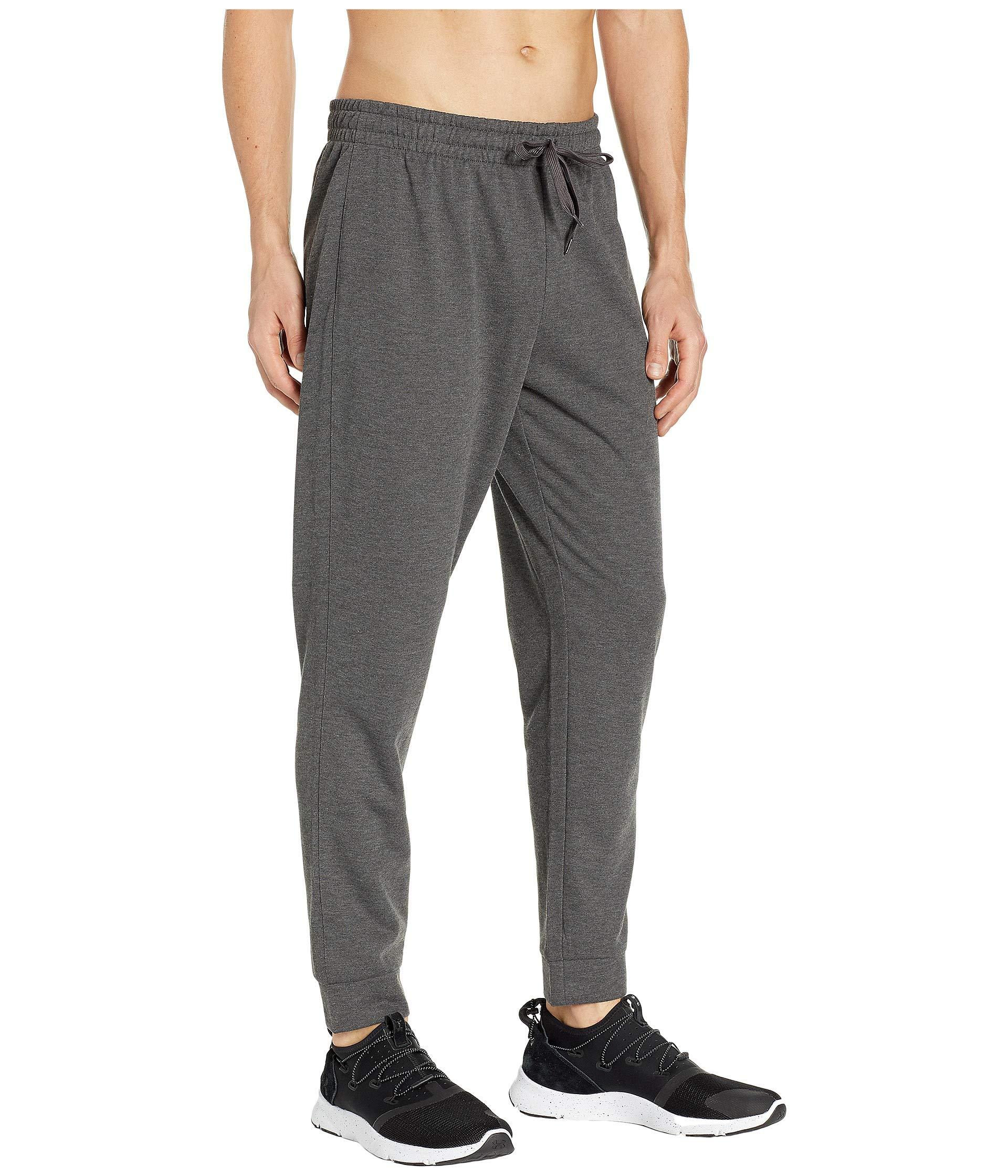 dark grey joggers mens outfit