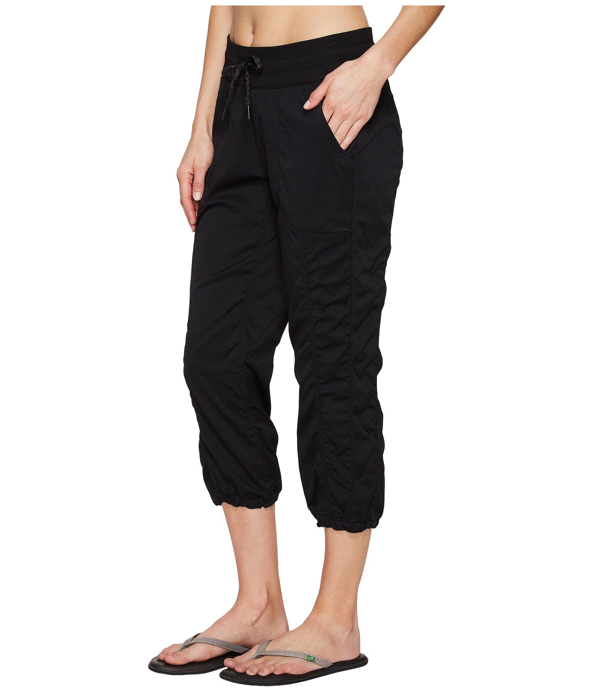 The North Face Aphrodite 2.0 Capris (dune Beige) Women's Capri in Black - Lyst