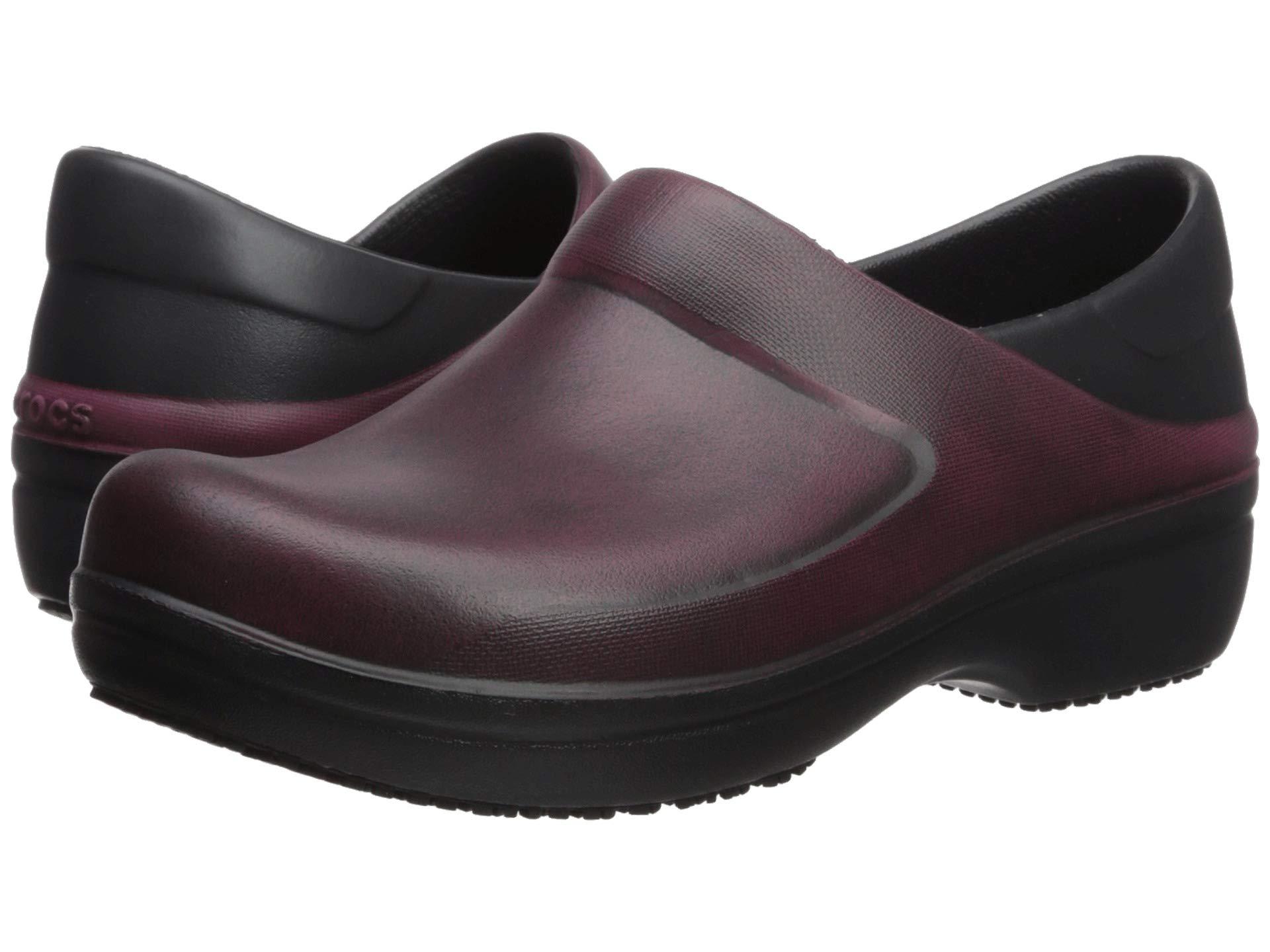 crocs neria work clog