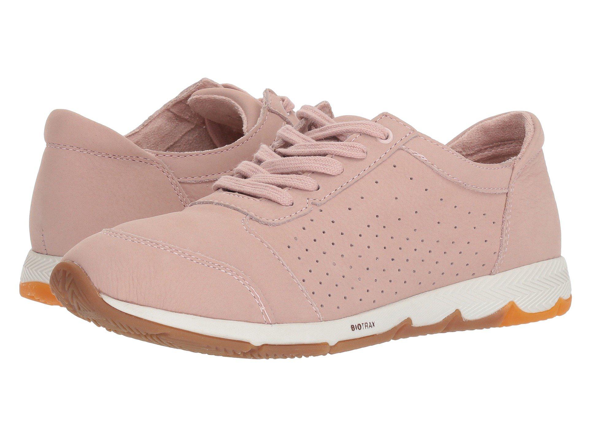 hush puppies women's sports shoes