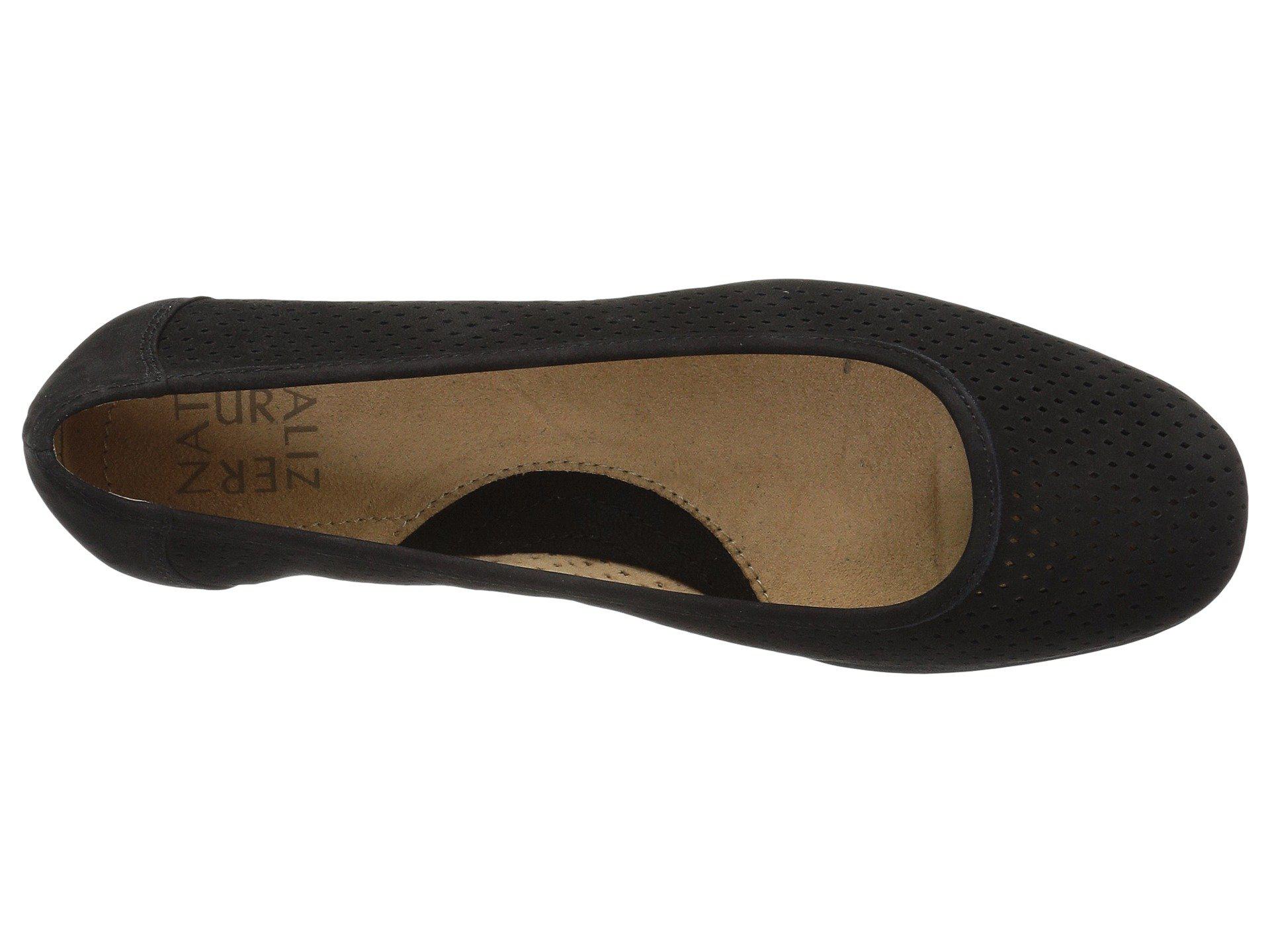 Naturalizer betina 2 perforated wedges new arrivals