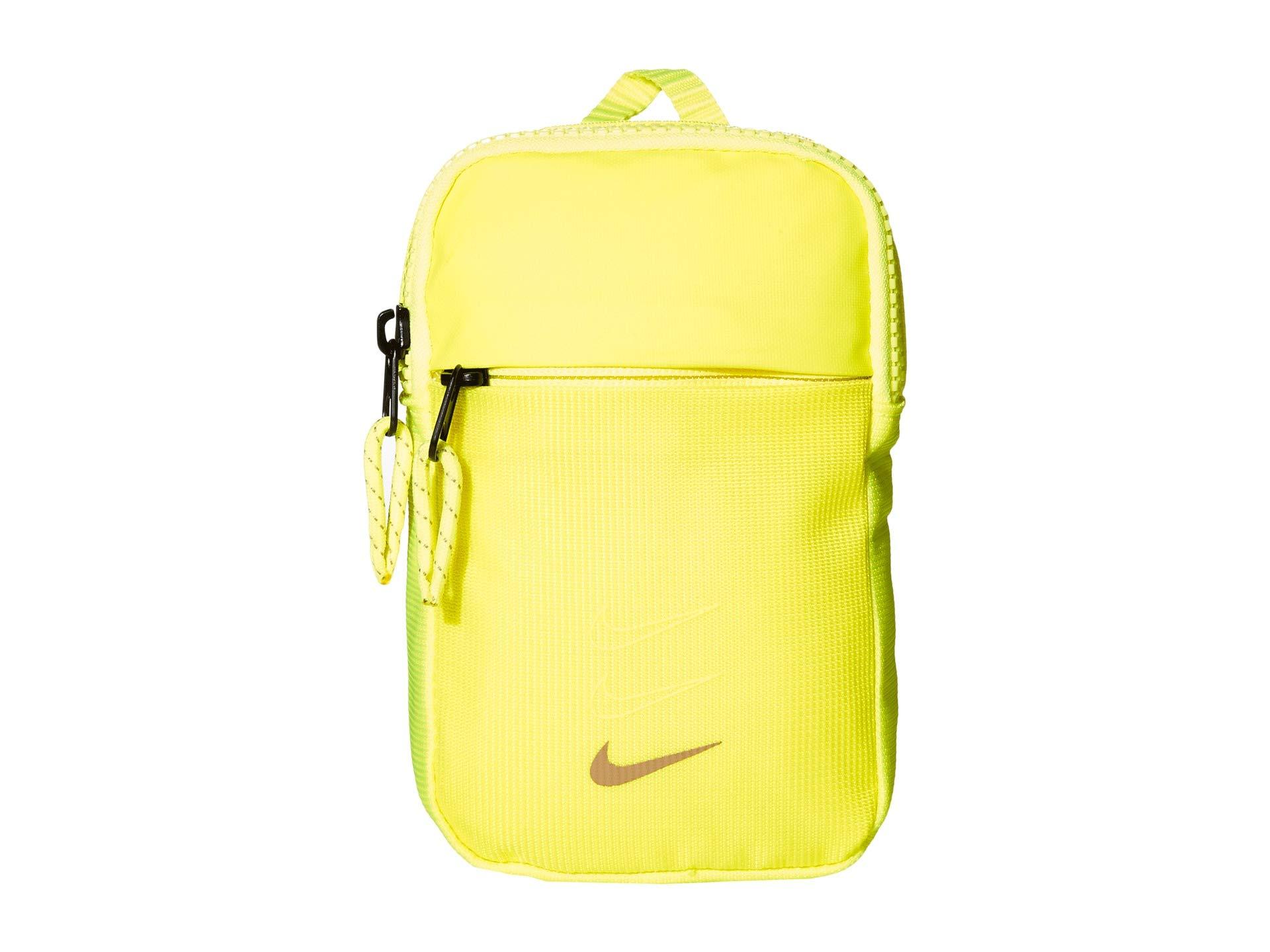 nike advance small hip pack