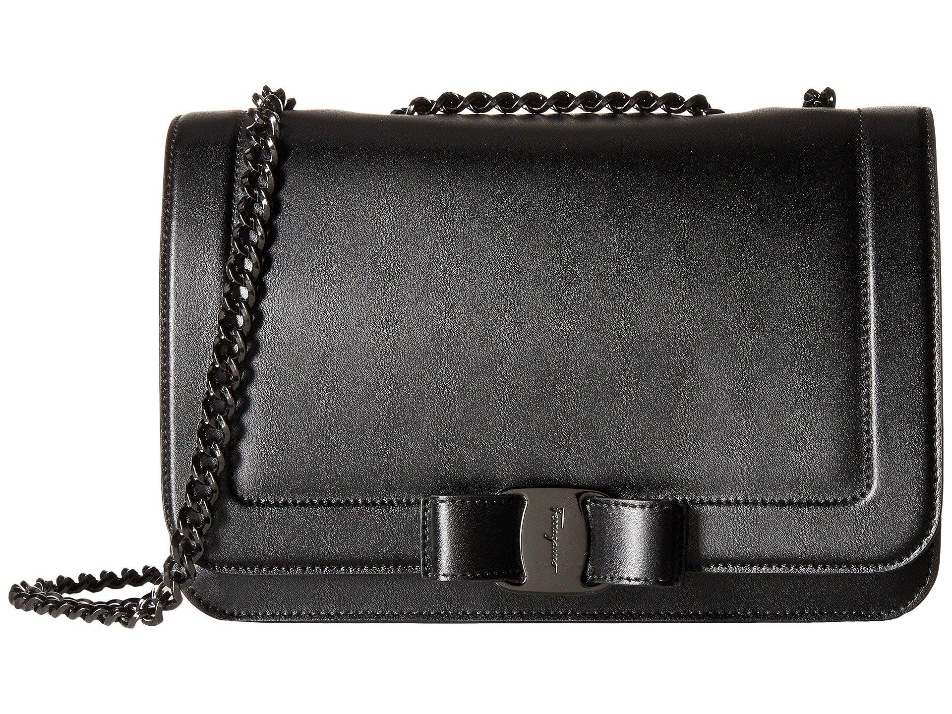Ferragamo Leather Vara Bow Shoulder Bag in Black - Lyst