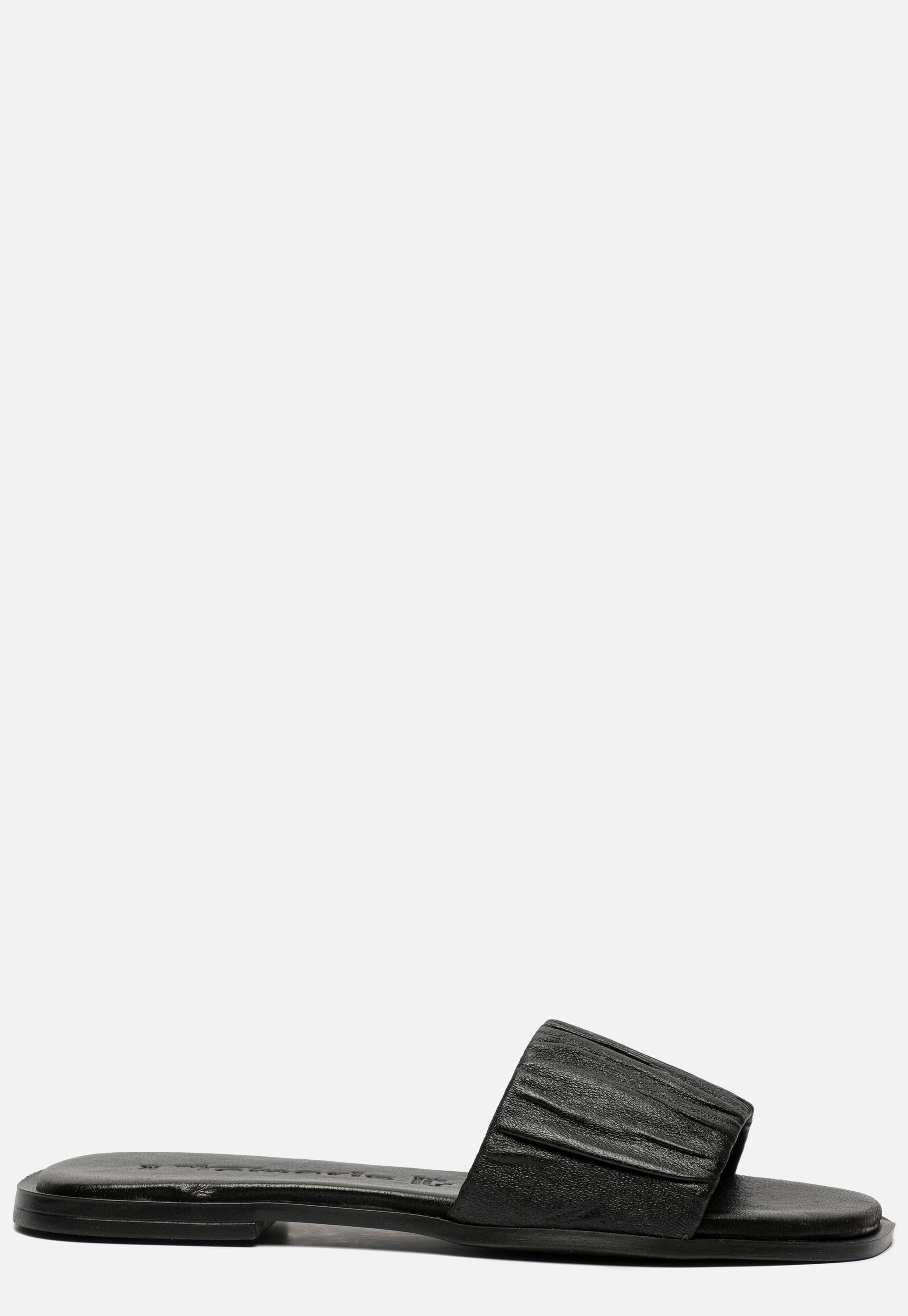 Tamaris Slippers Zwart in het Zwart - Lyst