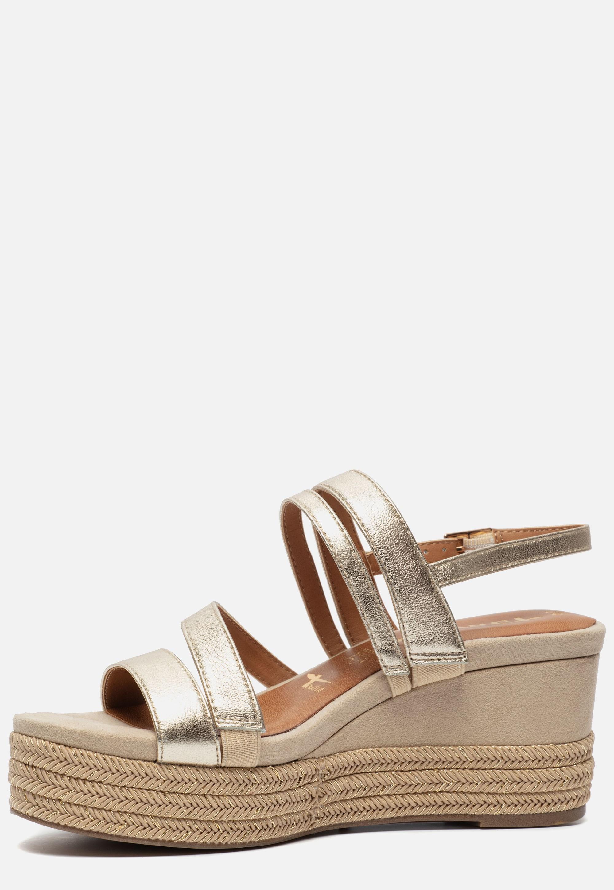 Tamaris Sandalen Met Sleehak Goud in het Metallic - Lyst